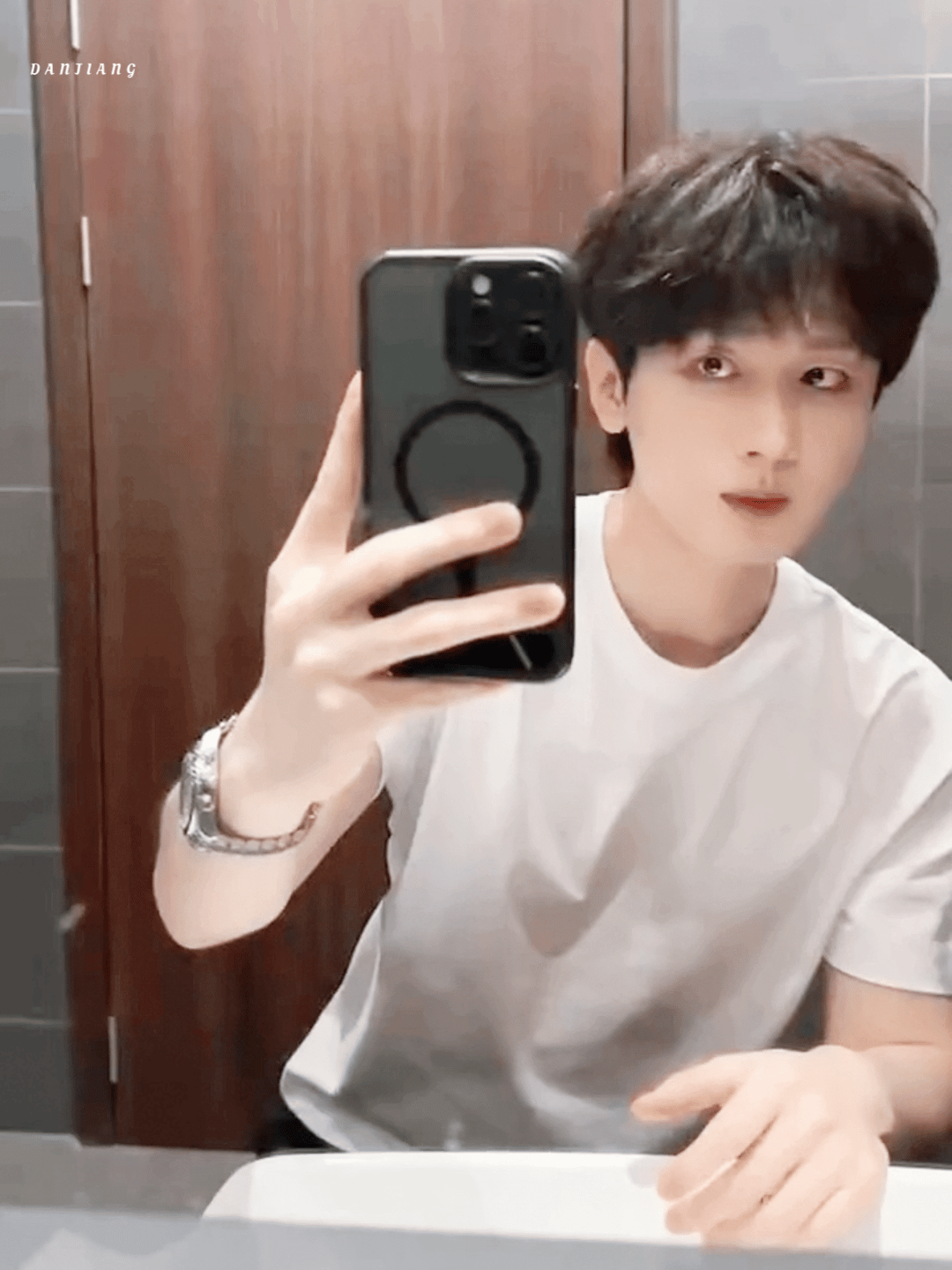 成毅的各种自拍图汇总，又帅又可爱的ee啊🤳🏻 