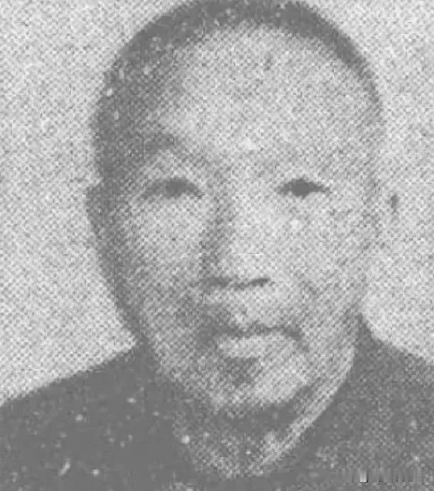 1949年，国军中将出城，打算向解放军投降，谁知路上，他却被自己的手下抓了起来，