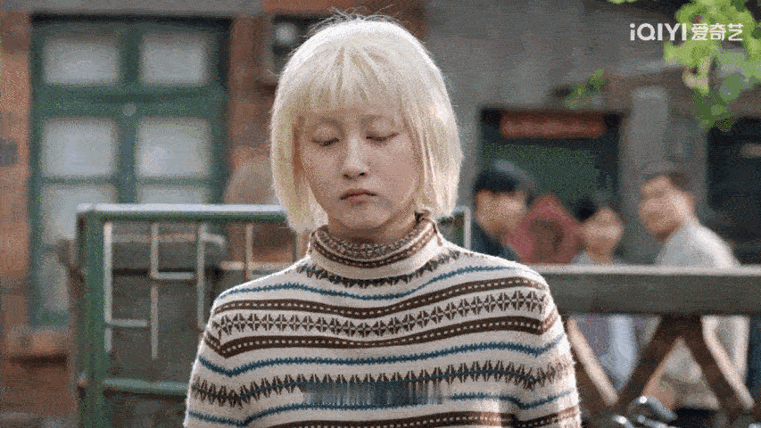 关晓彤王子奇新剧撕破脸了 关晓彤和王子奇的适配度太高了，完美演绎出年代青梅竹马的