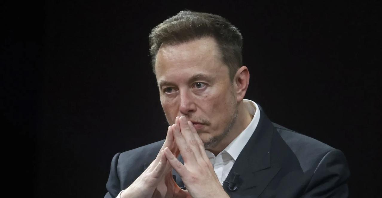 马斯克陷入沉思
 
马斯克最近一篇推文：不敢奢求太多，我只想要一个这样的国家：我