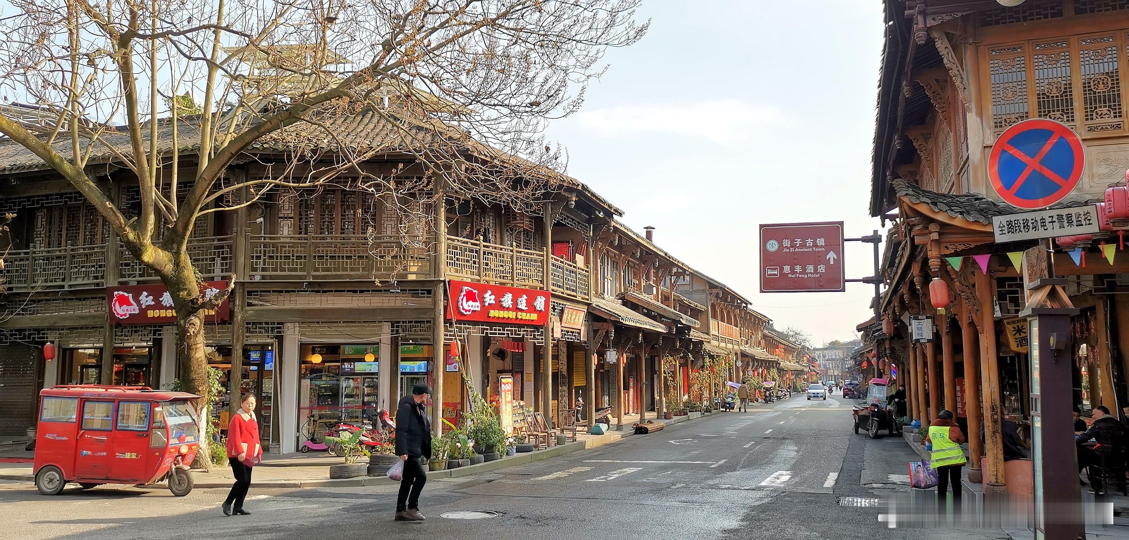 你自己真正喜欢的东西，不需要问别人好不好。       ——默离 ​​（四川成都
