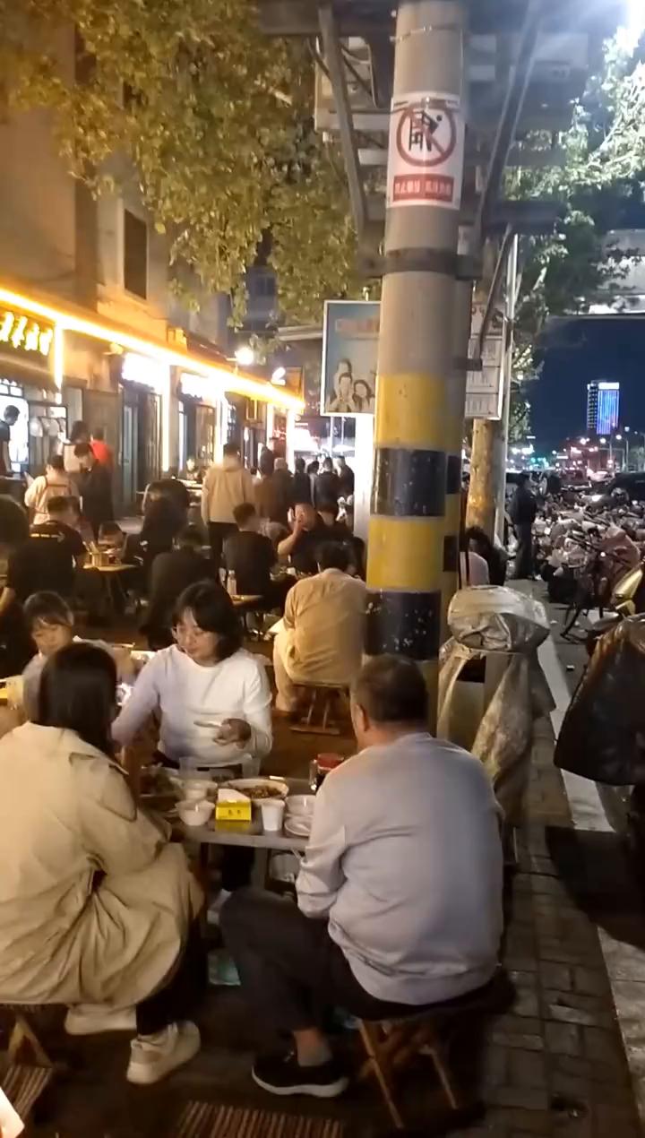 吃好喝好，没有烦恼，吃嘛嘛香，喝嘛嘛爽。