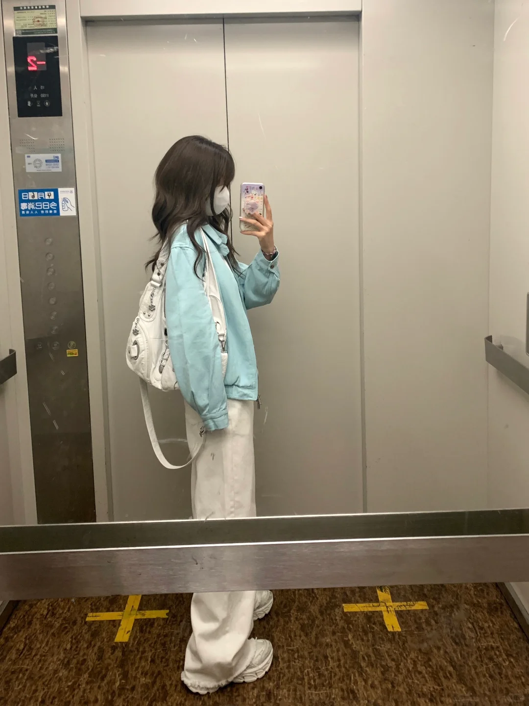 蓝白蓝白的像天空