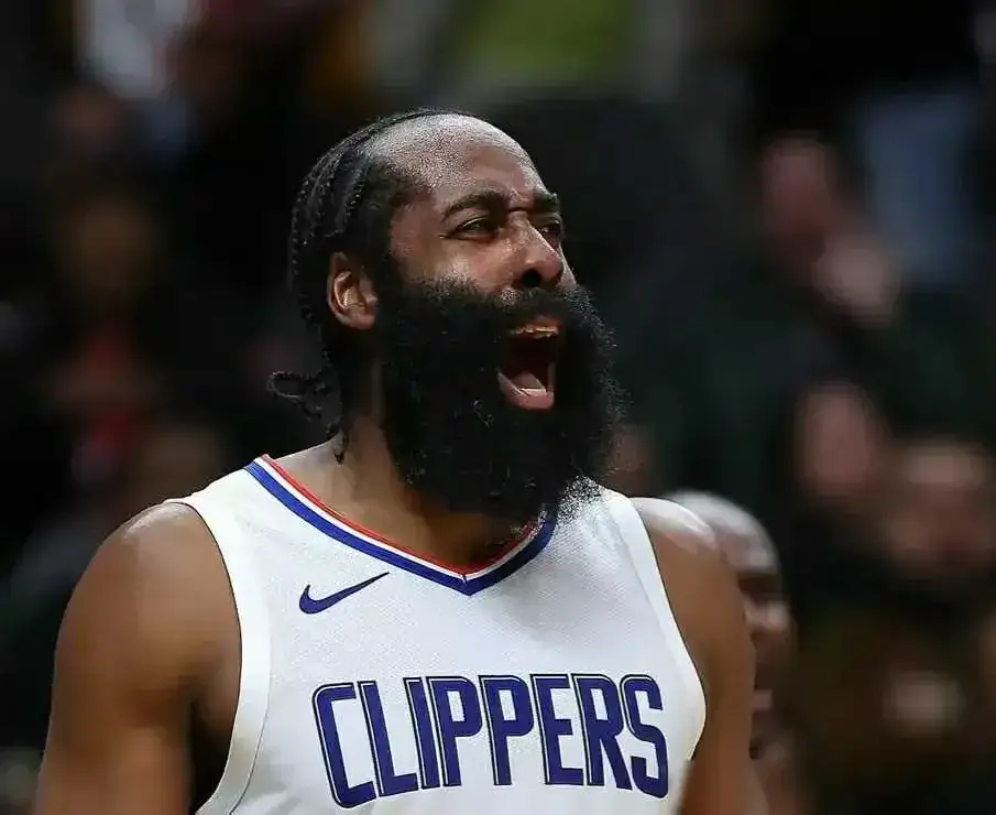 哈登场均出场35分钟，得到17.5分，8.4助攻，再次续约值多少吗？第一，哈登来