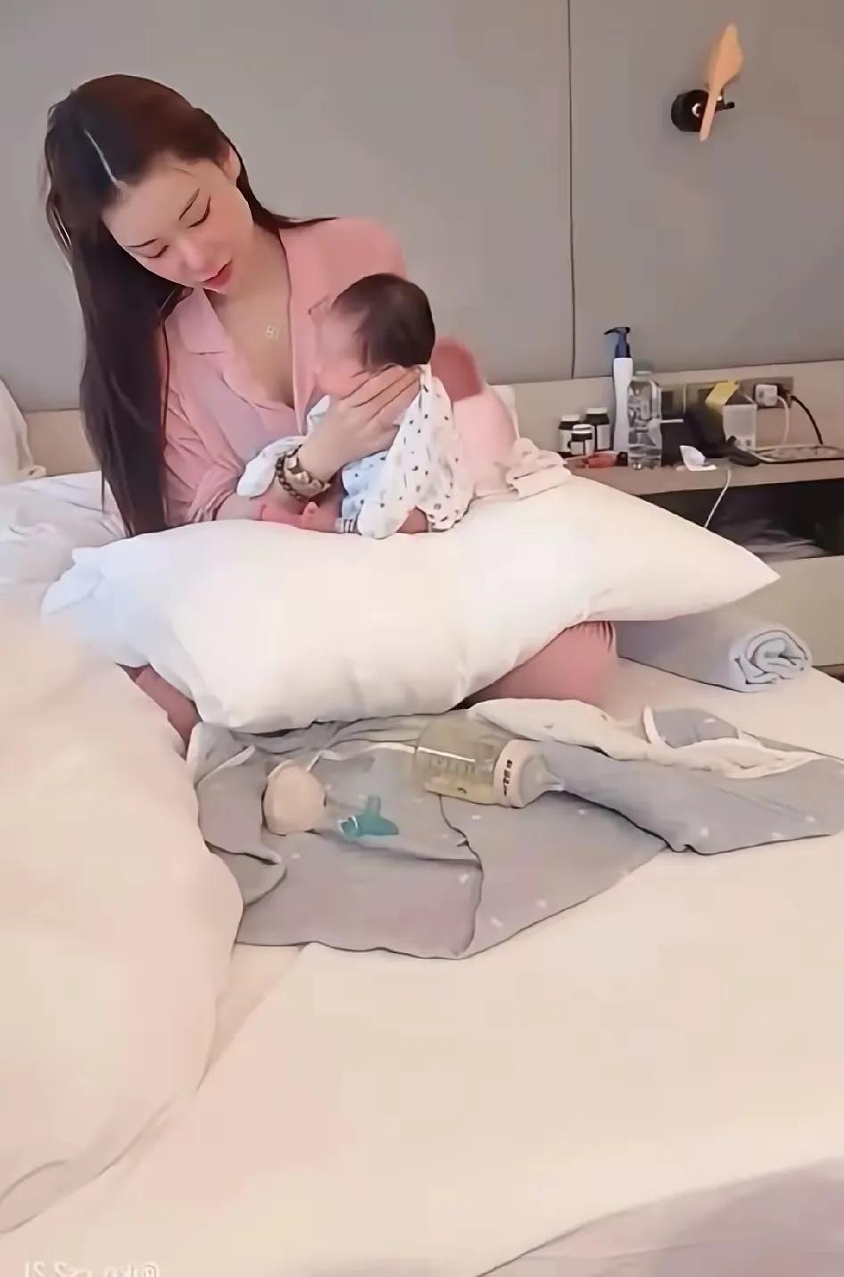 别看马筱梅那么有钱
我一点都不羡慕她
坐个月子不但不幸福，还很很糟心的



大