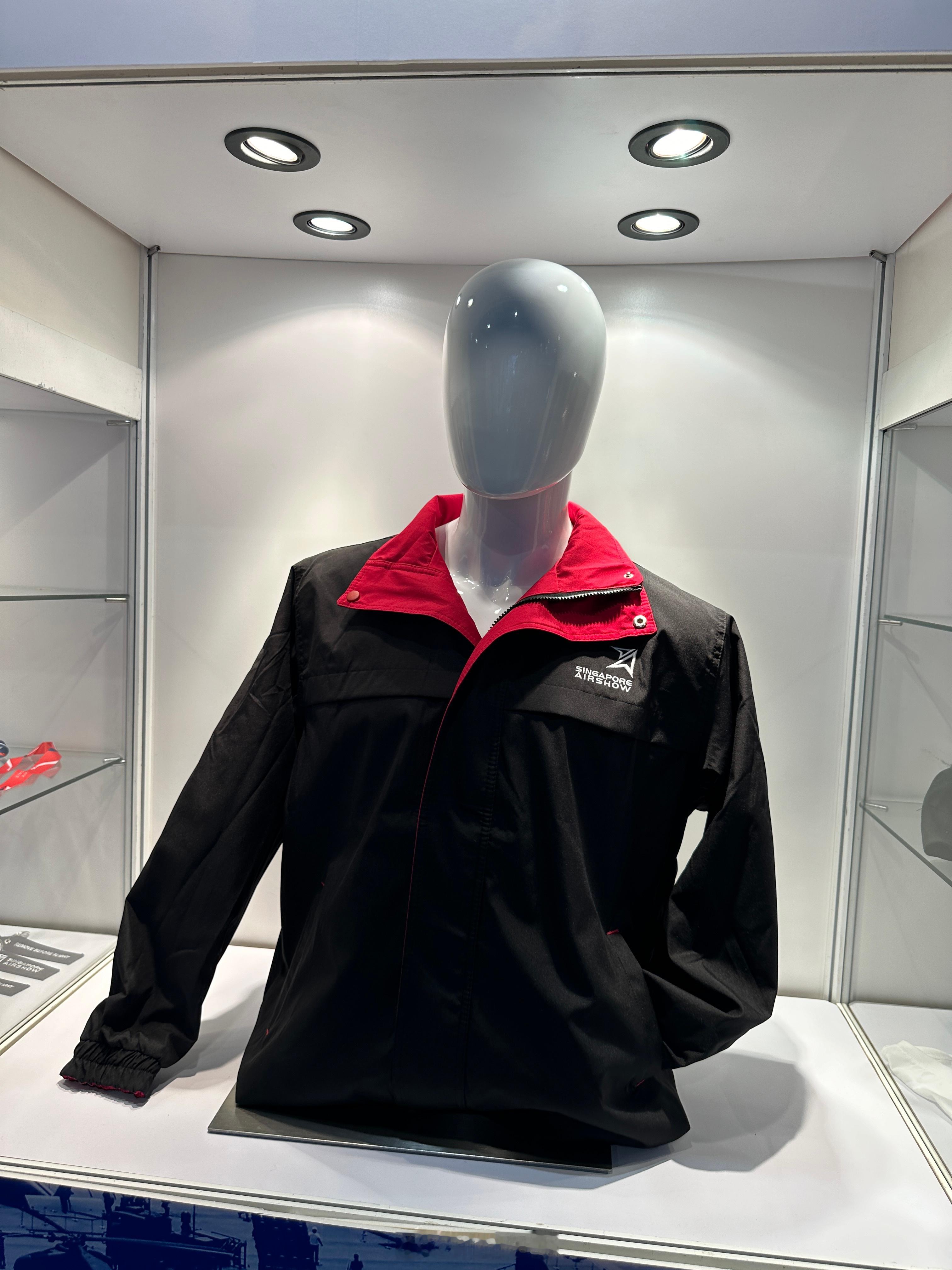 新加坡航展的纪念衣服怎么能做的和航空工业工作服一样 ​​​