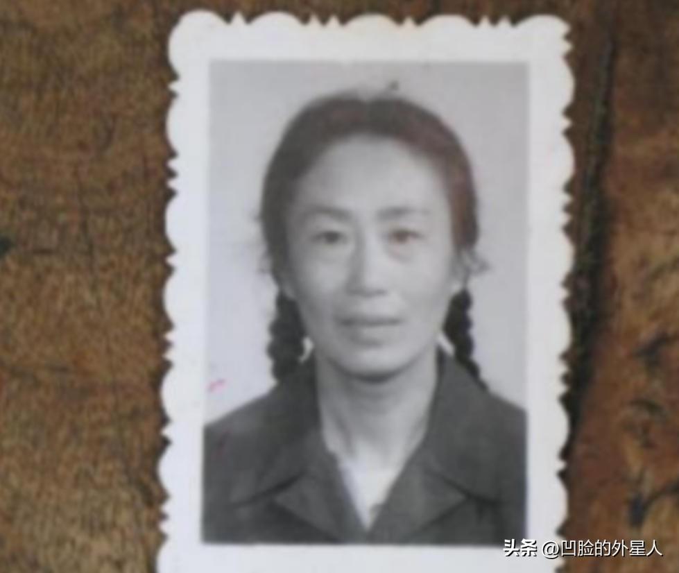 1969年，19岁的女知青黄丽萍，隐瞒自己显赫的身份，心甘情愿的在北大荒劳动。1