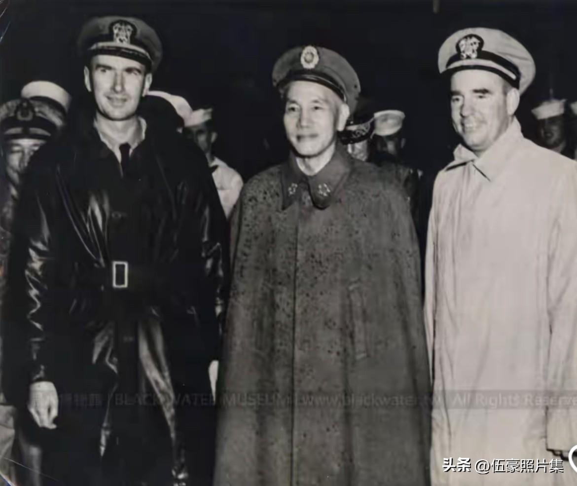 1954年九三炮战后，蒋介石参观美军潜艇USS Charr（SS-328）的老照