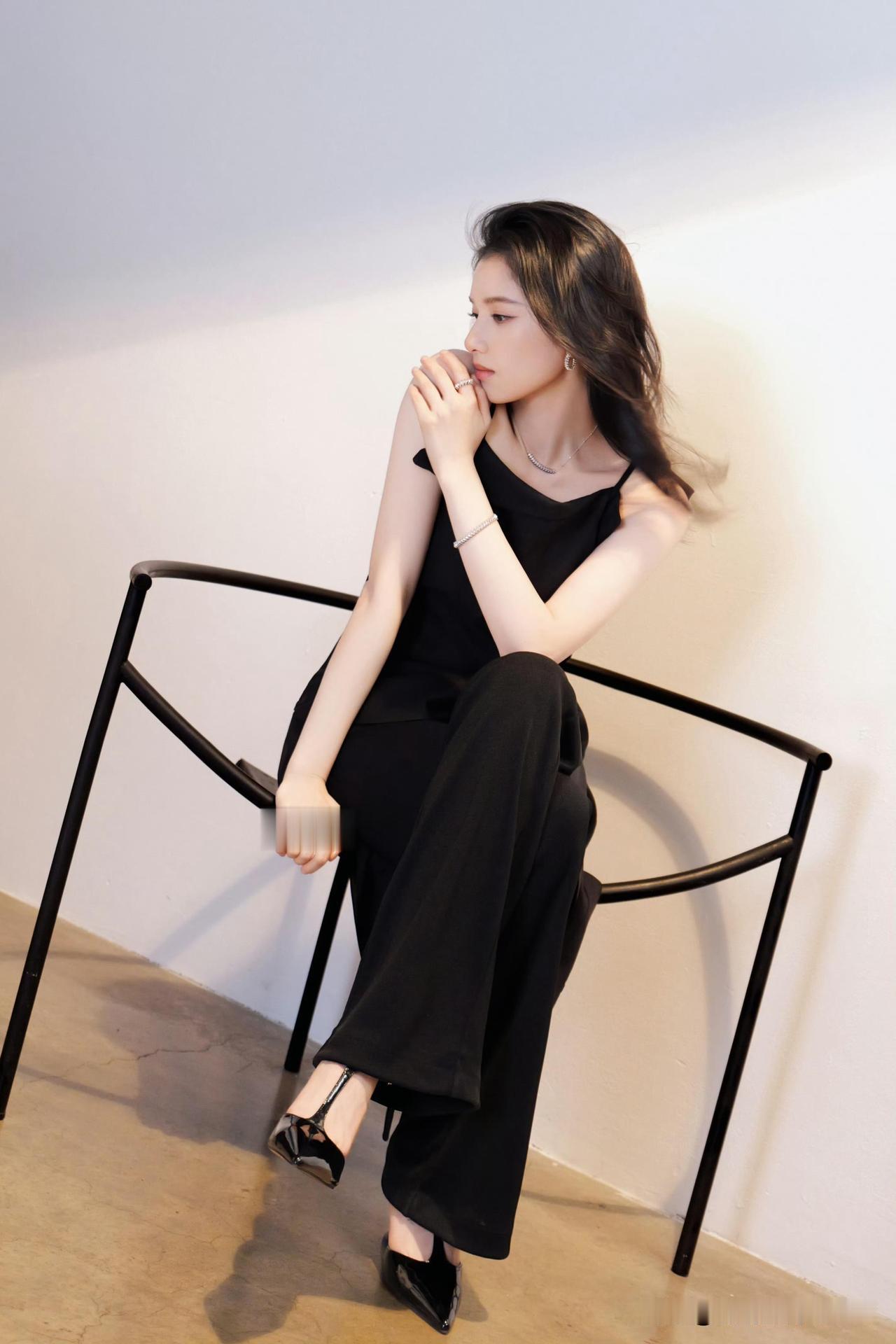 张婧仪美图分享