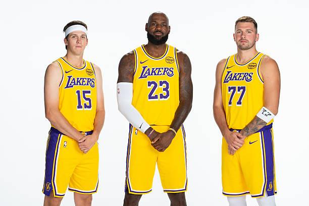 本赛季球权占有率（USG%）统计：

东契奇：37.8%，生涯新高

里夫斯：2