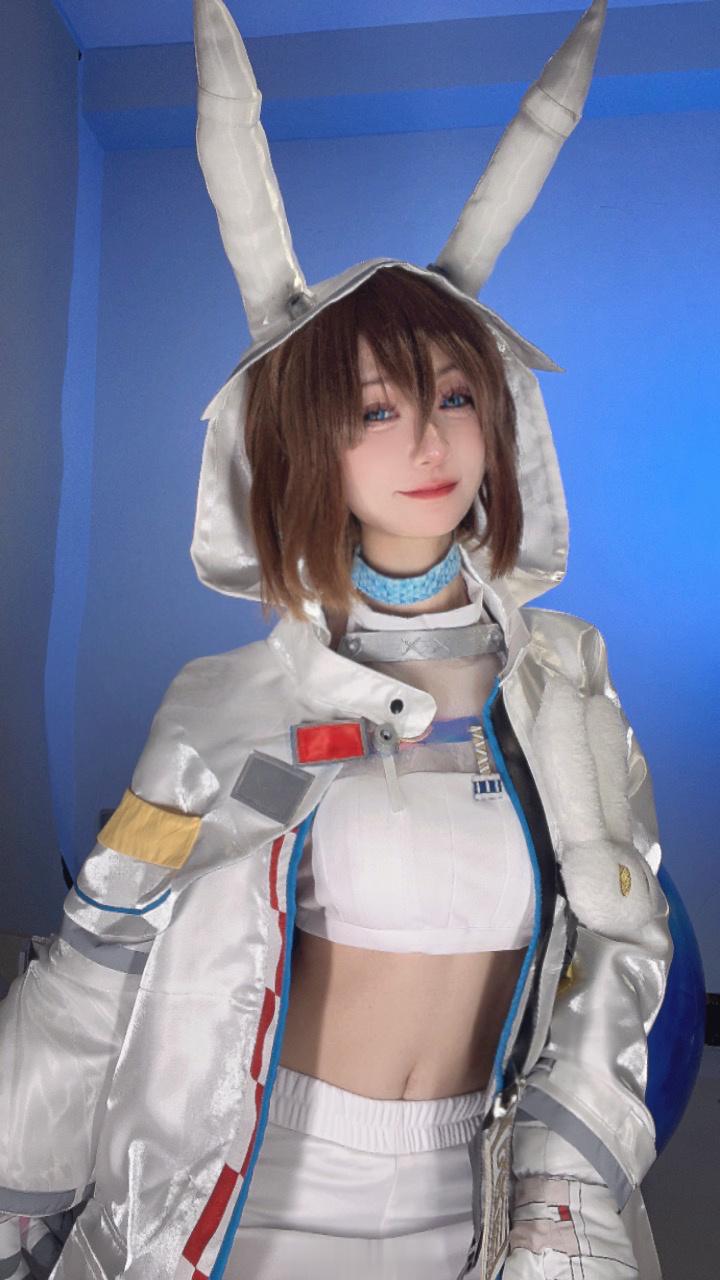 #明日方舟[超话]##二次元cos大赏# ✨#cosplay# 【博士，我在这里