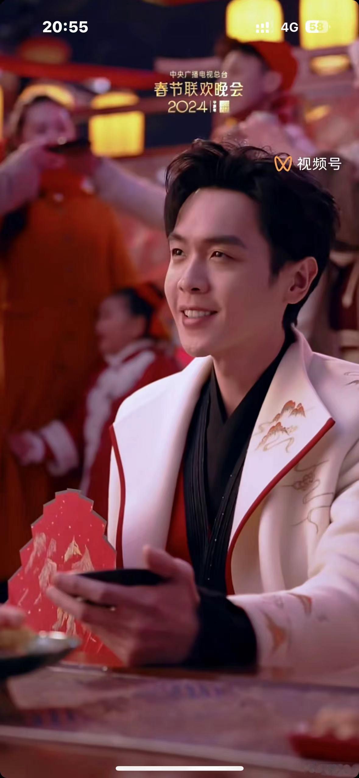 要不还是让张若昀整段科目三吧#春晚段子大考##春晚# ​​​