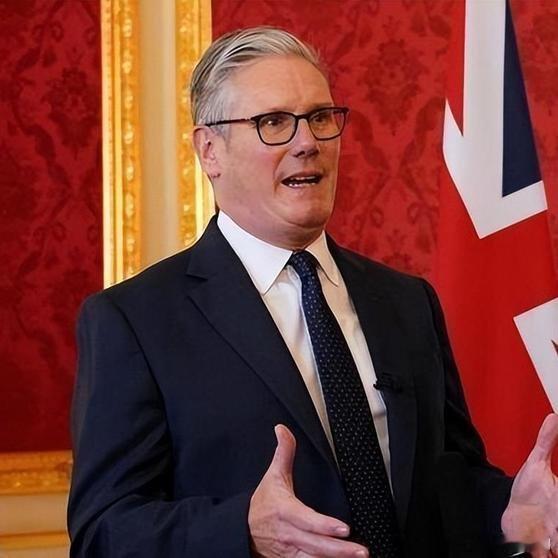 《中英达成共识，斯塔默告别人民大会堂，突然对港台表态意味深长》1月28日，斯塔默