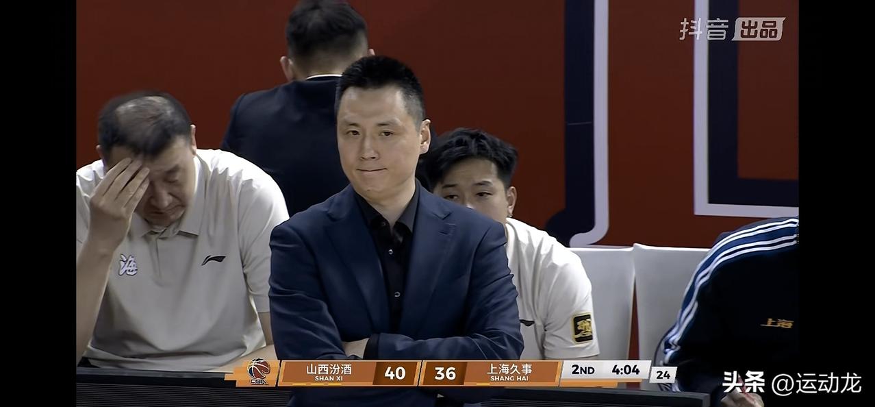 山西欲借魔鬼主场之利终结上海12连胜！
本场比赛双方均表现出超高的竞技状态，投篮