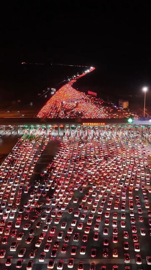 2026年春节假期，安徽高速路网流量创历史新高。据统计，假期前7天全省高速出入口