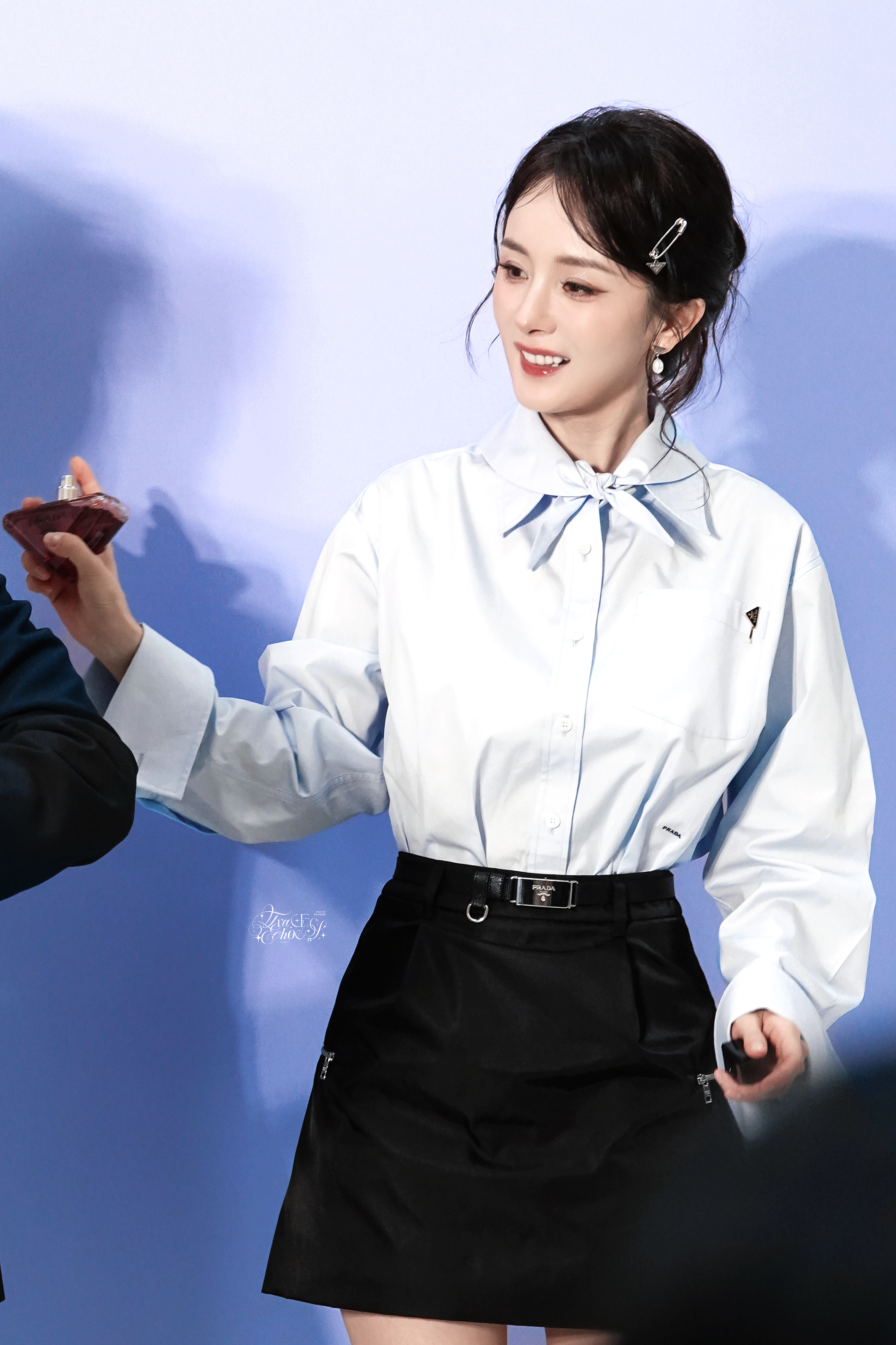 杨幂杨幂高智职场OL造型🦊杨幂 “追星路途漫漫，热爱心动不止” 𝐒𝐭𝐚?