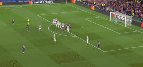 巴萨7比2纽卡斯尔联巴萨主场7比2横扫纽卡斯尔联，总比分8比3晋级八强。上半场纽