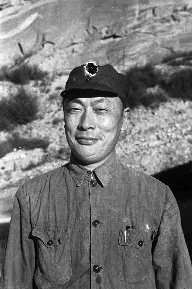 一句方言救元帅！陈毅梅岭遇险，叛徒妻子无心之言竟成救命符
 
1937年春，赣粤