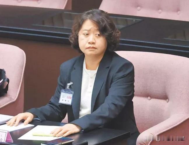“刘静怡被封杀”事件，受伤害最重的不是刘静怡，而恰恰是赖清德。赖清德想两面为人，