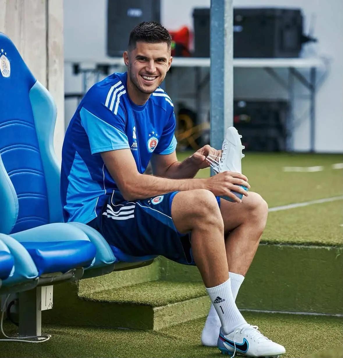 【中超新援】29岁的克罗地亚攻击型中场马尔科·托利奇，身高1米89，目前身价20