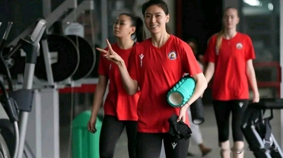 四川小丫缪伊雯首次参加世俱杯！
明天12月10日将迎来世俱杯首秀

04:00