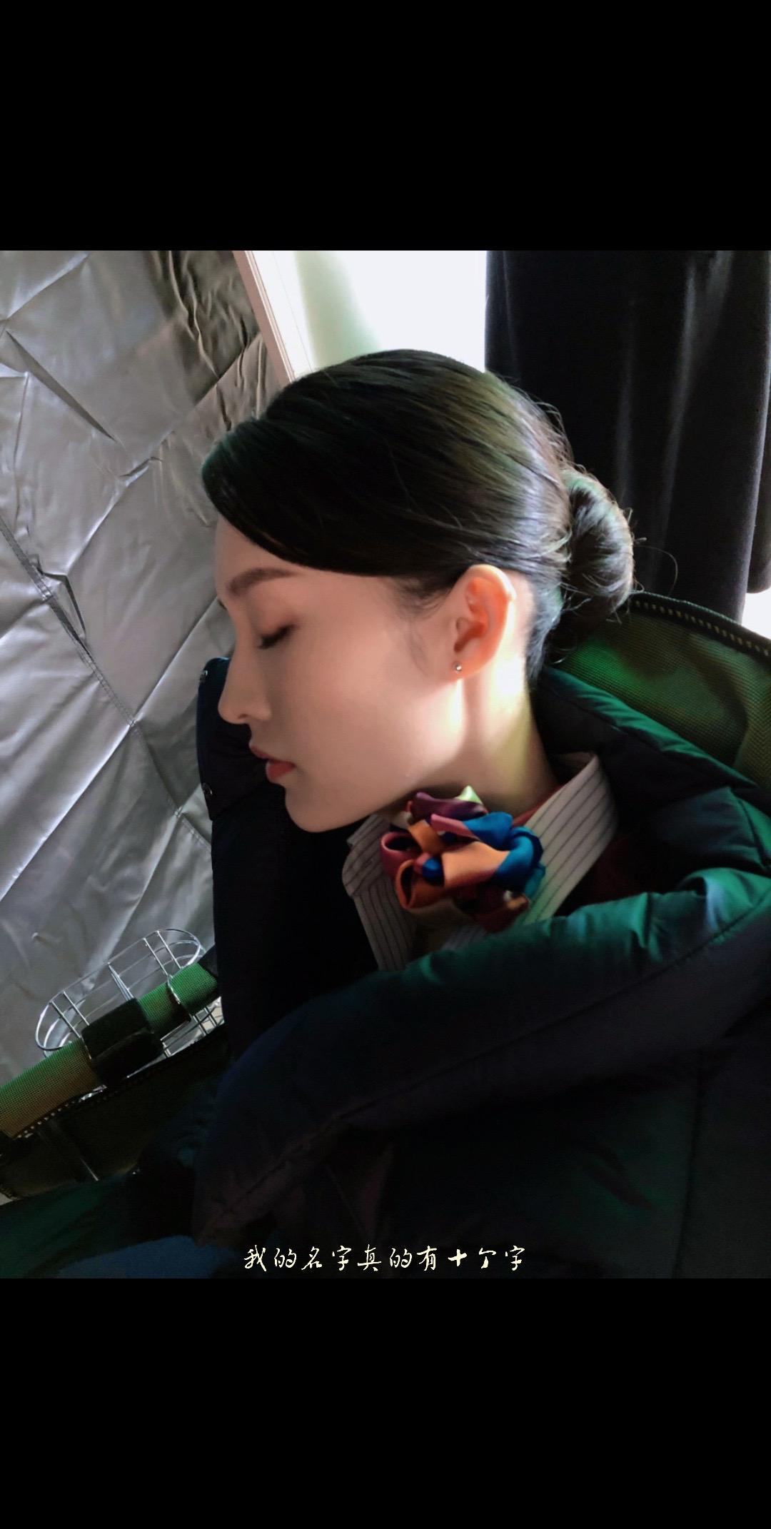 看你入眠的侧脸有多美。