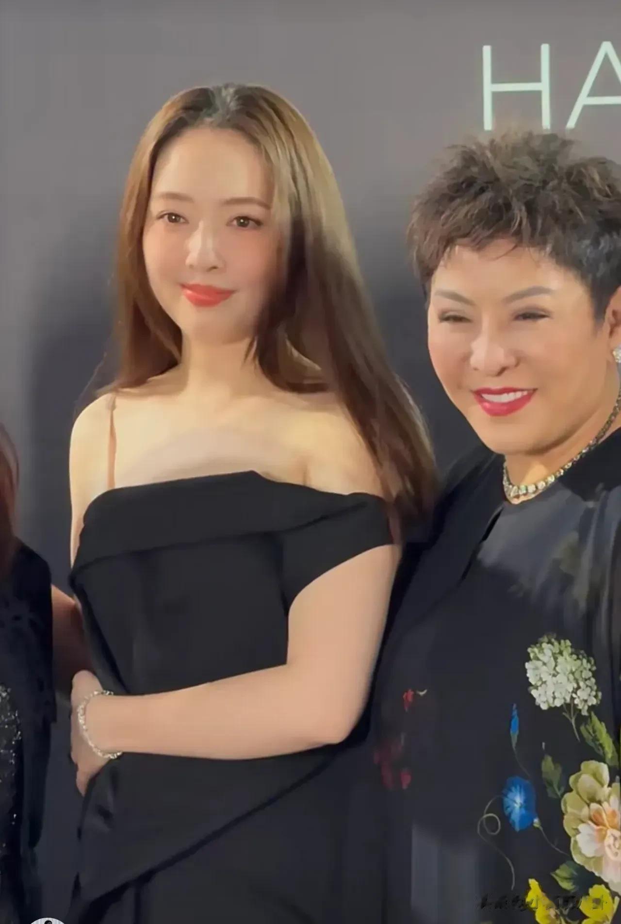 有一种婚姻叫做嫁给了婆婆，听说两个人只要合得来，就会越长越像，是真的吗？