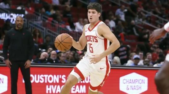 前NBA冠军后卫香波特对火箭新星谢泼德太失望了！今天香波特斯在参加的一个节目中，