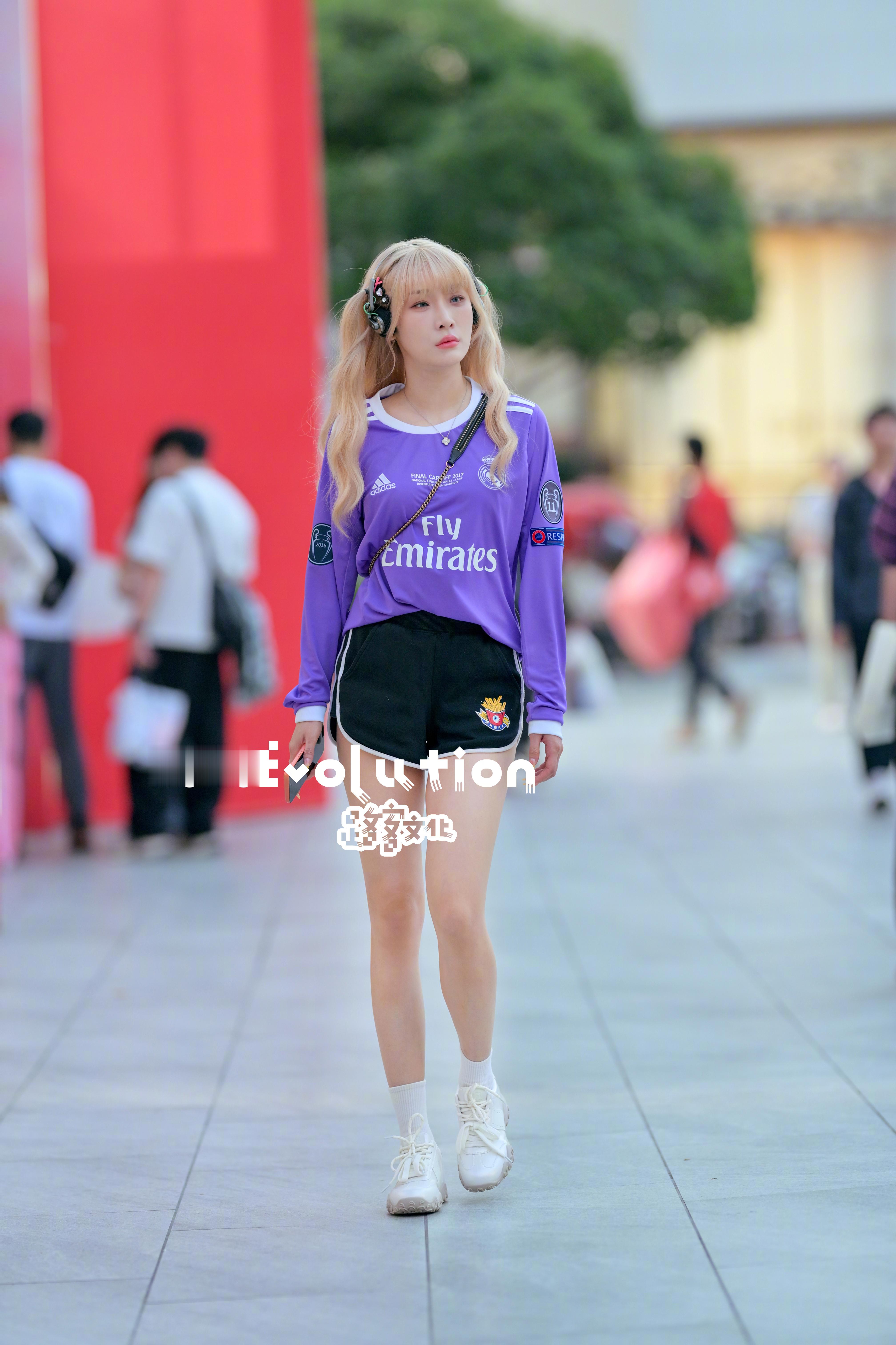 酷酷的皇马小姐姐 