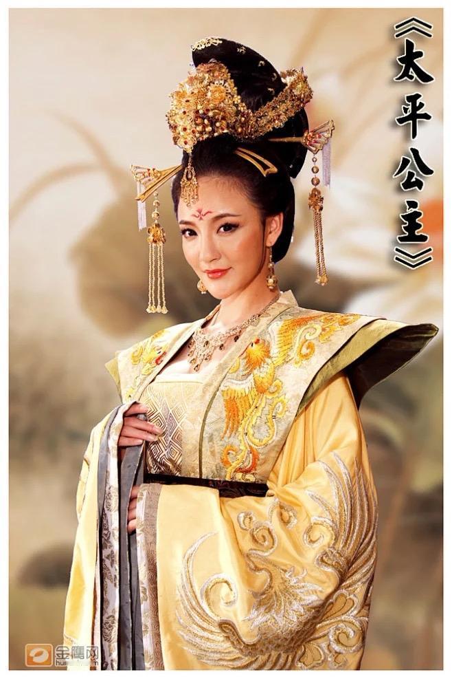 太平公主最终未能登顶权力巅峰，并非能力不足，而是时运与时代趋势的必然。
她具备武