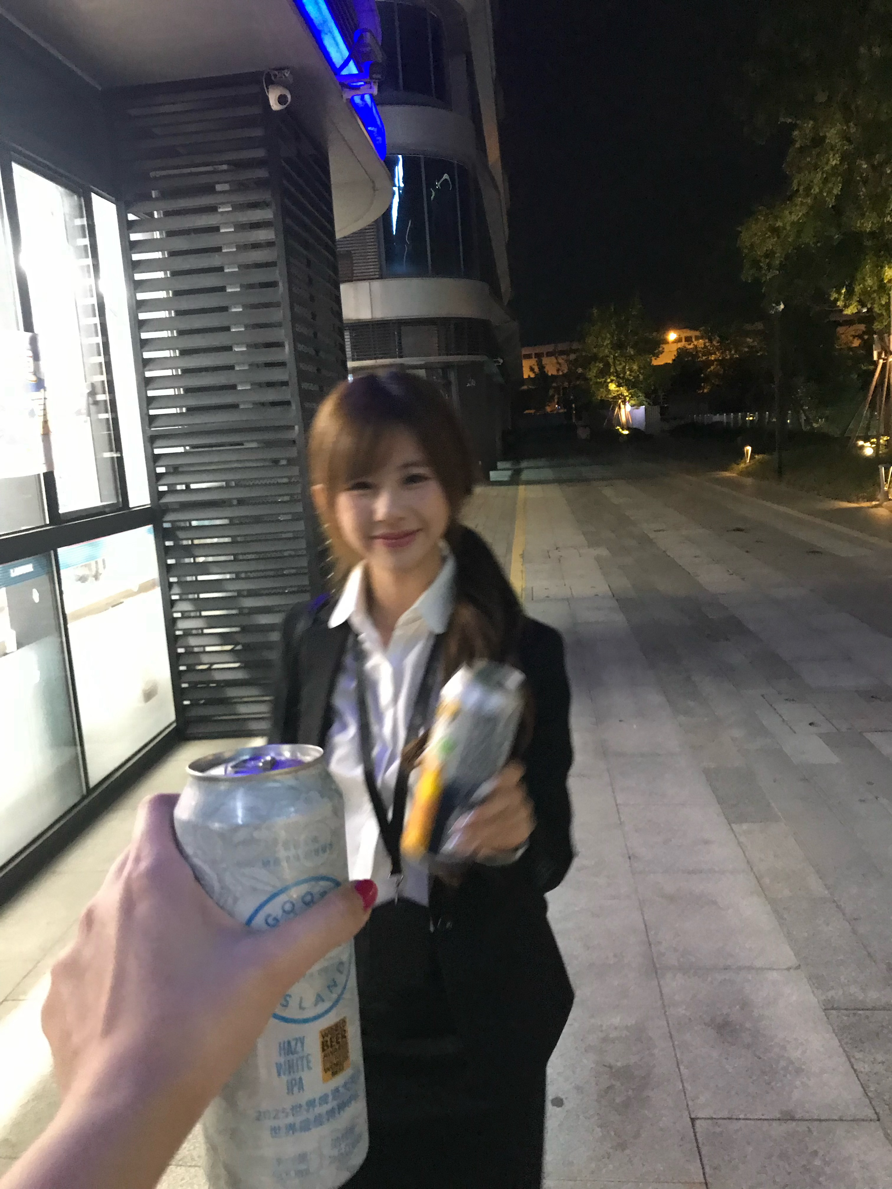 谁家卖保险的来了 ​​​