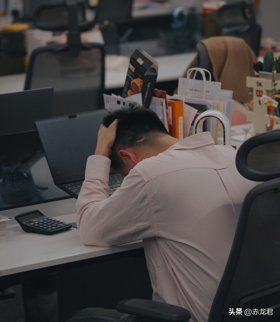 从张雪峰老师身上可以学到哪些健康管理的反面知识：
1️⃣工作越累，越想通过锻炼保