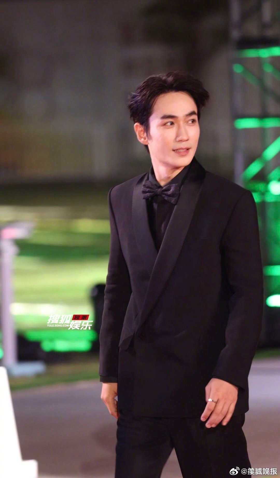 【男明星生图合集，你pick谁？】滤镜褪去，每一位明星都是帅气自然的化身。你最欣