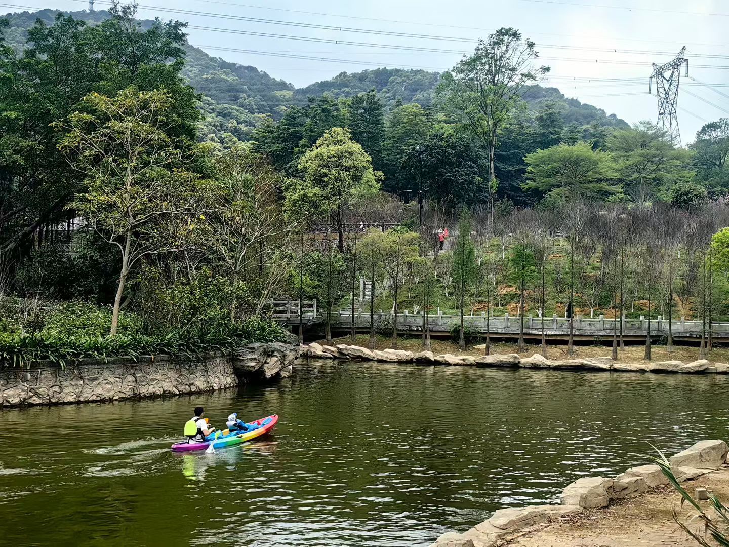 生活手记帽峰山不错，满屏翠绿，野而不险，不费腿，难度不大~ 