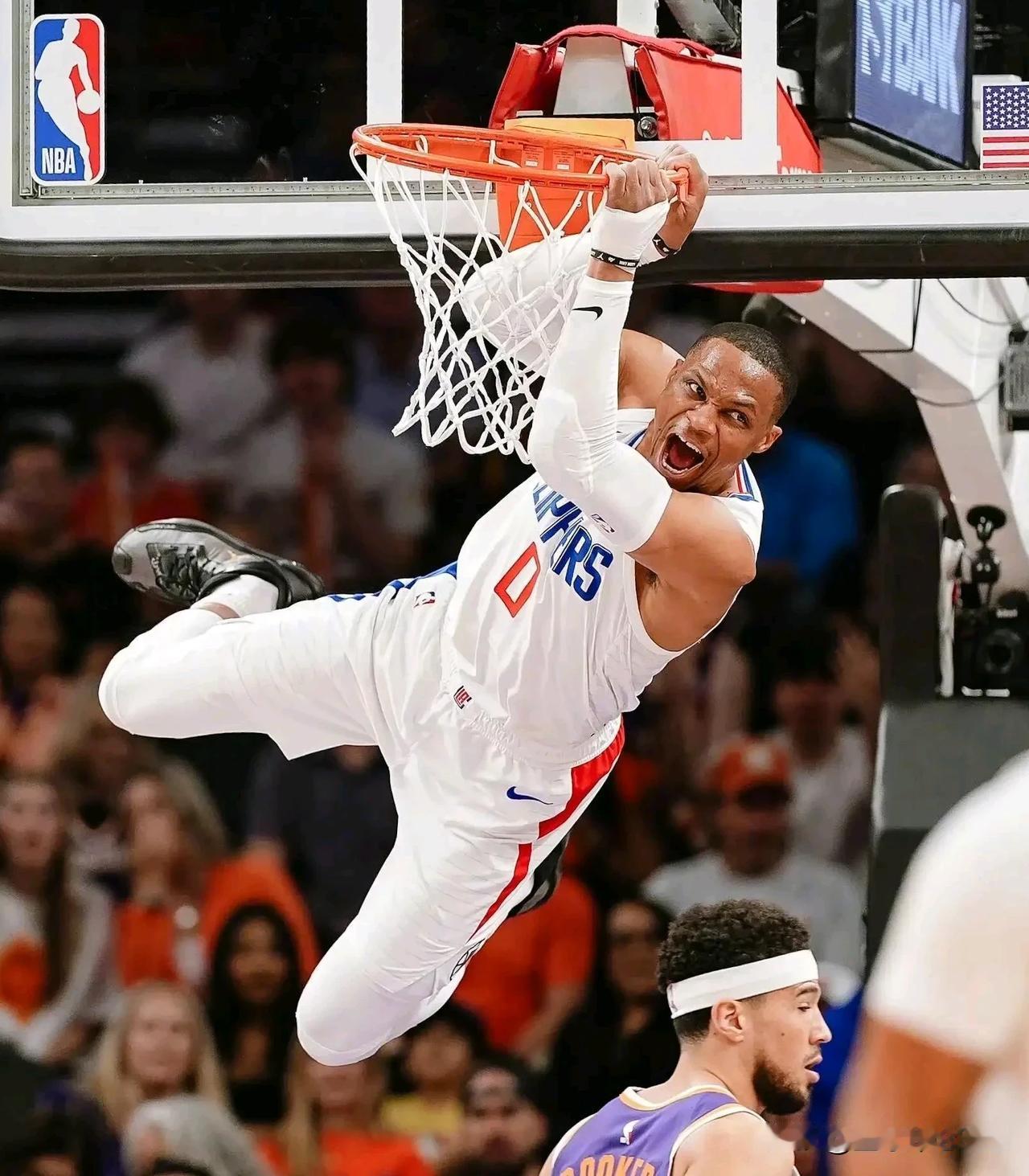 威少199次三双，历史第一人；
约基奇130次三双，历史排名第4；
詹姆斯111