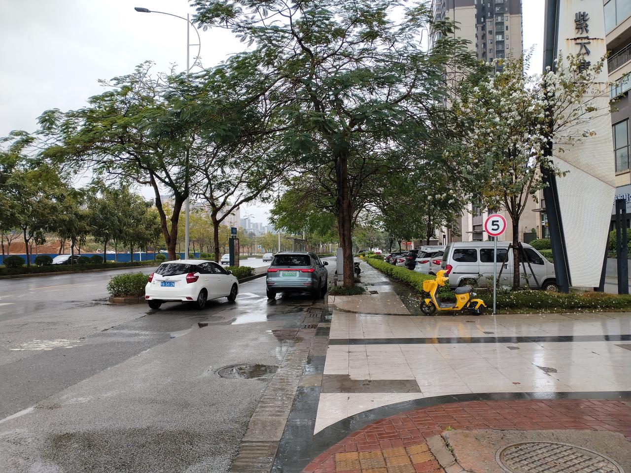 南宁现在的临时工工资已创历史新低！物流快递分拣员一个小时只有15元，有的物流公司