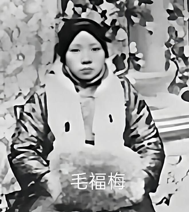 1906年，蒋介石一脚踢向妻子。

这一脚下去，不仅让浙江奉化蒋家宅院的空气瞬间