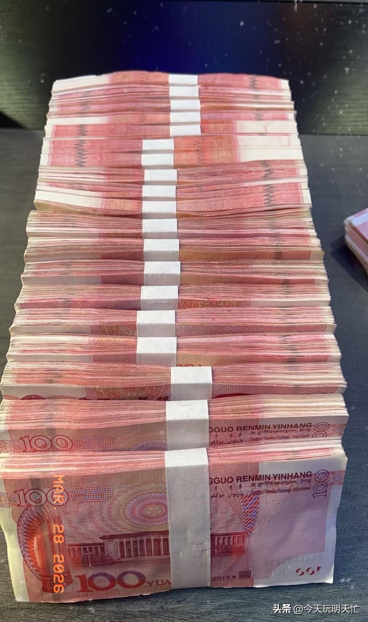 现在这个局势

黄金暴跌，油价上涨，在这个时候如果你手里有10万20万现金准备投