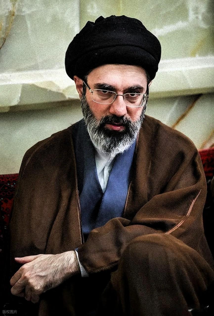 特朗普居然同意和伊朗停火两周？这操作太违和了。

仔细看伊朗开出的十项停火条件。