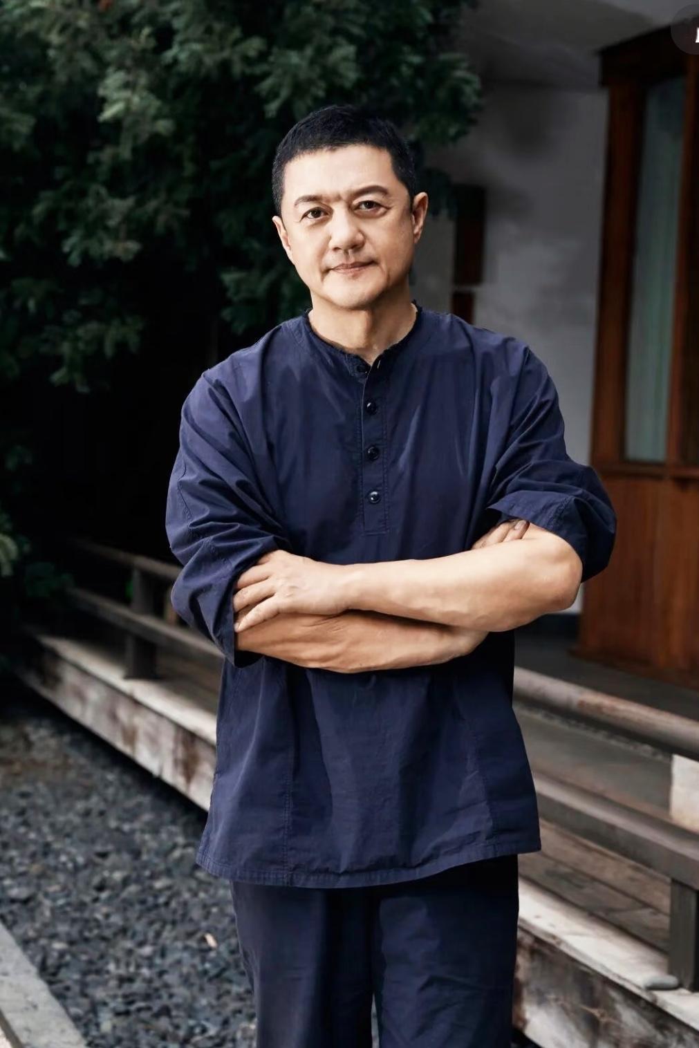 时也命也，李亚鹏这波真的苦尽甘来。
谁能想到，熬了这么多年、直播卖茶卖酒、被限高