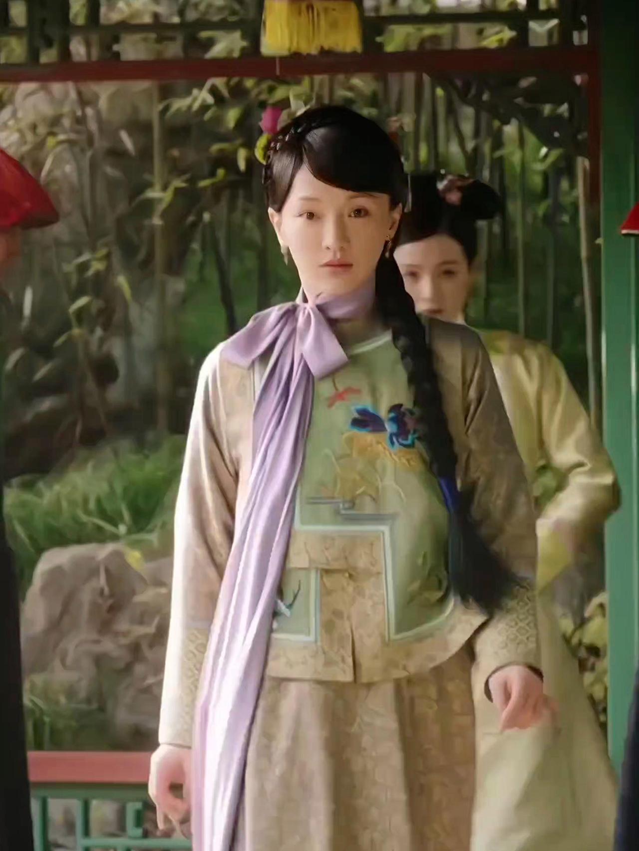 同样是顶尖女演员，周迅在《如懿传》的选角有争议。
在其他剧里，搭档有赵薇、秦海璐