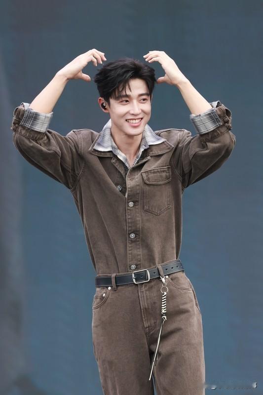 横店微短剧之夜燃爆全场！明星与佳作大放异彩
家人们，2025横店微短剧之夜荣誉名