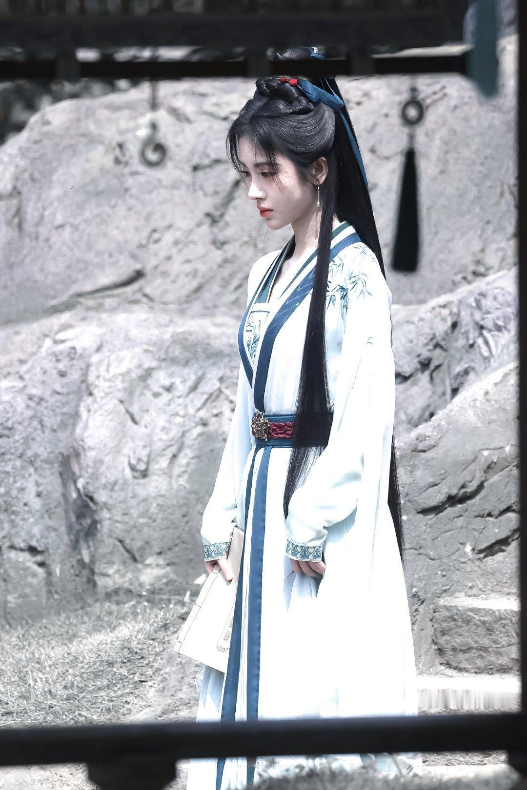 鞠婧祎 jjy鞠婧祎姜黎菲 "你如天边耀眼的太阳闪烁着希望的光,点亮了我黯淡无光