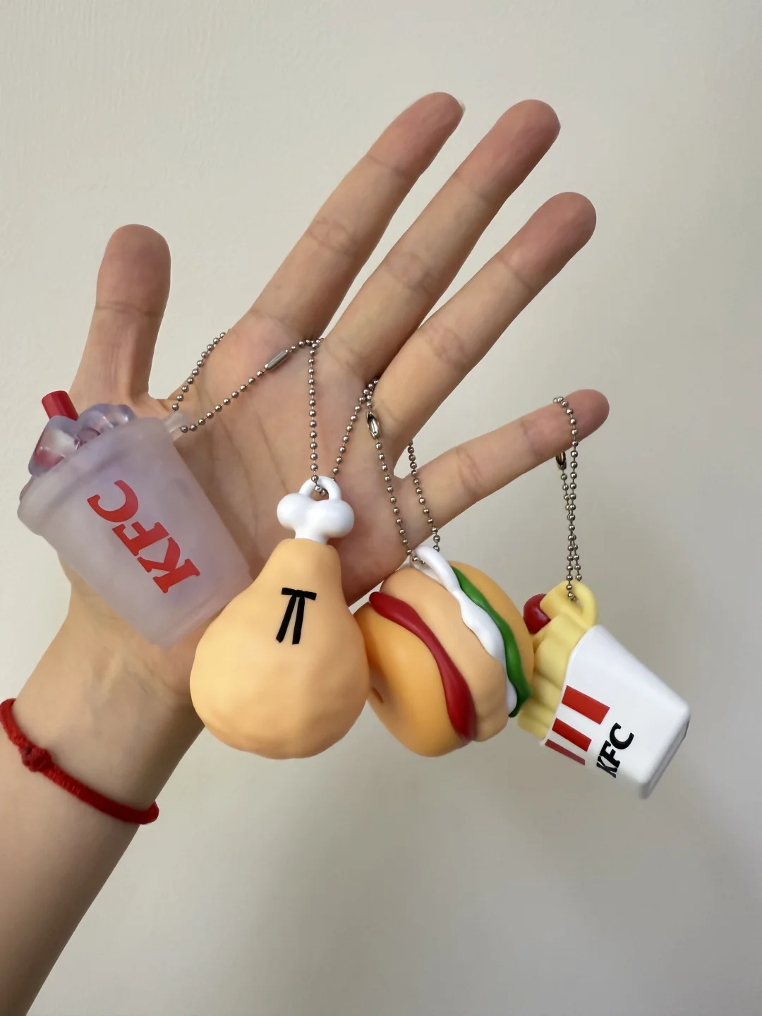 买到啦！！！今天是被KFC宠到的快乐小孩！！