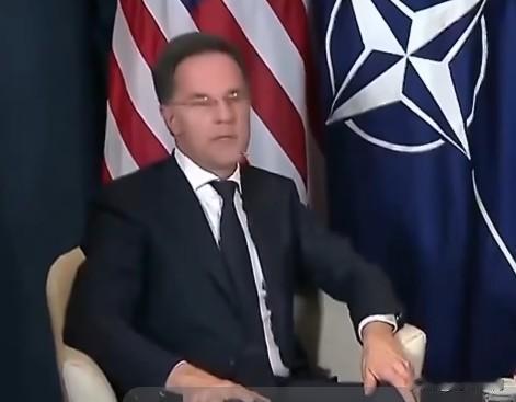 北约秘书长对特朗普表示：如果美国遭受攻击，欧洲盟友一定会救美国。

他指出，在阿