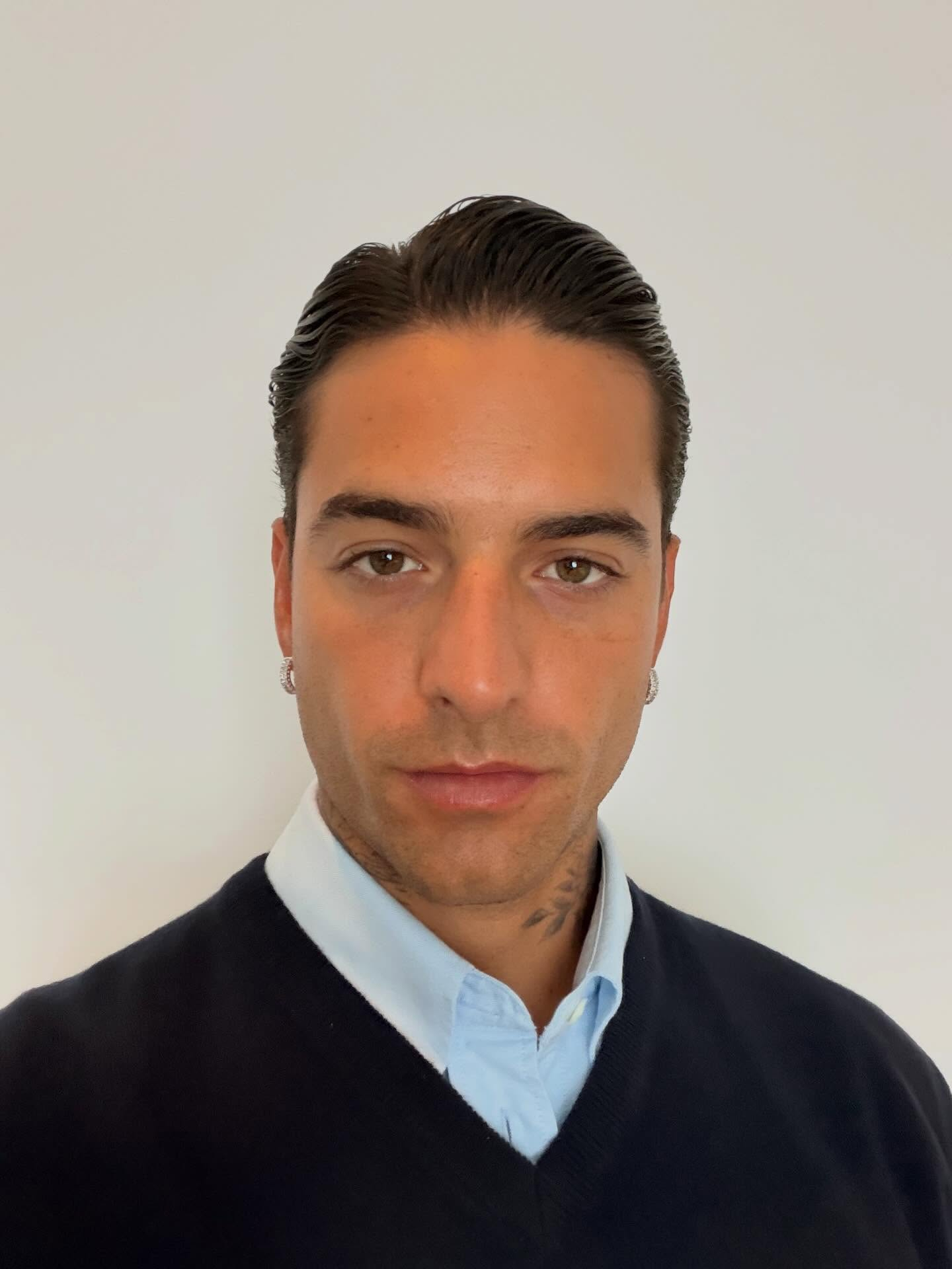 好帅啊~~Maluma自曝帅气新自拍！！！换了个发型换了种帅法~~