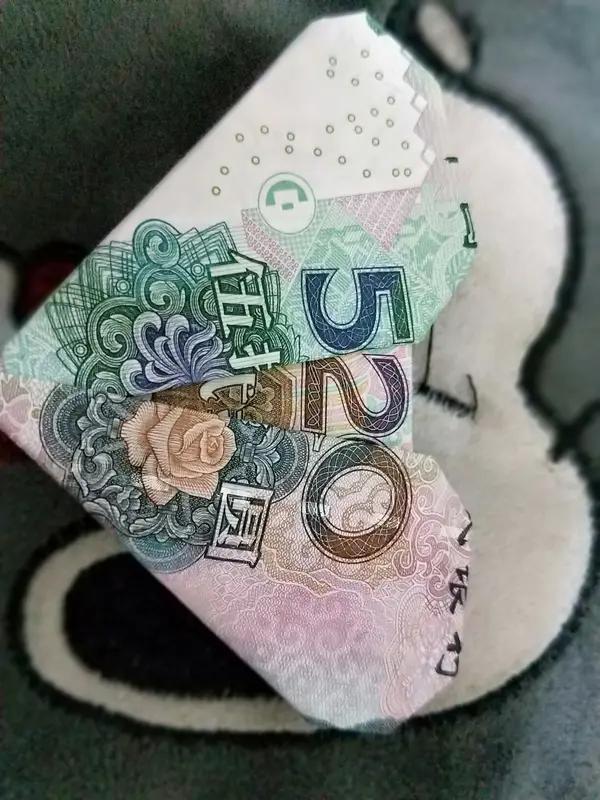 在头条一天能赚500块，每个人的感受可能都不一样。有些人一天只能挣200块的时候