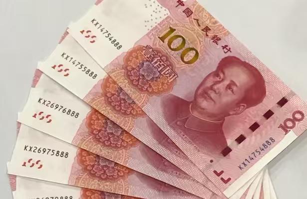 “3倍工资，值班4天，可挣近4000块，想想还是划算。”

一高中同学说今年不想