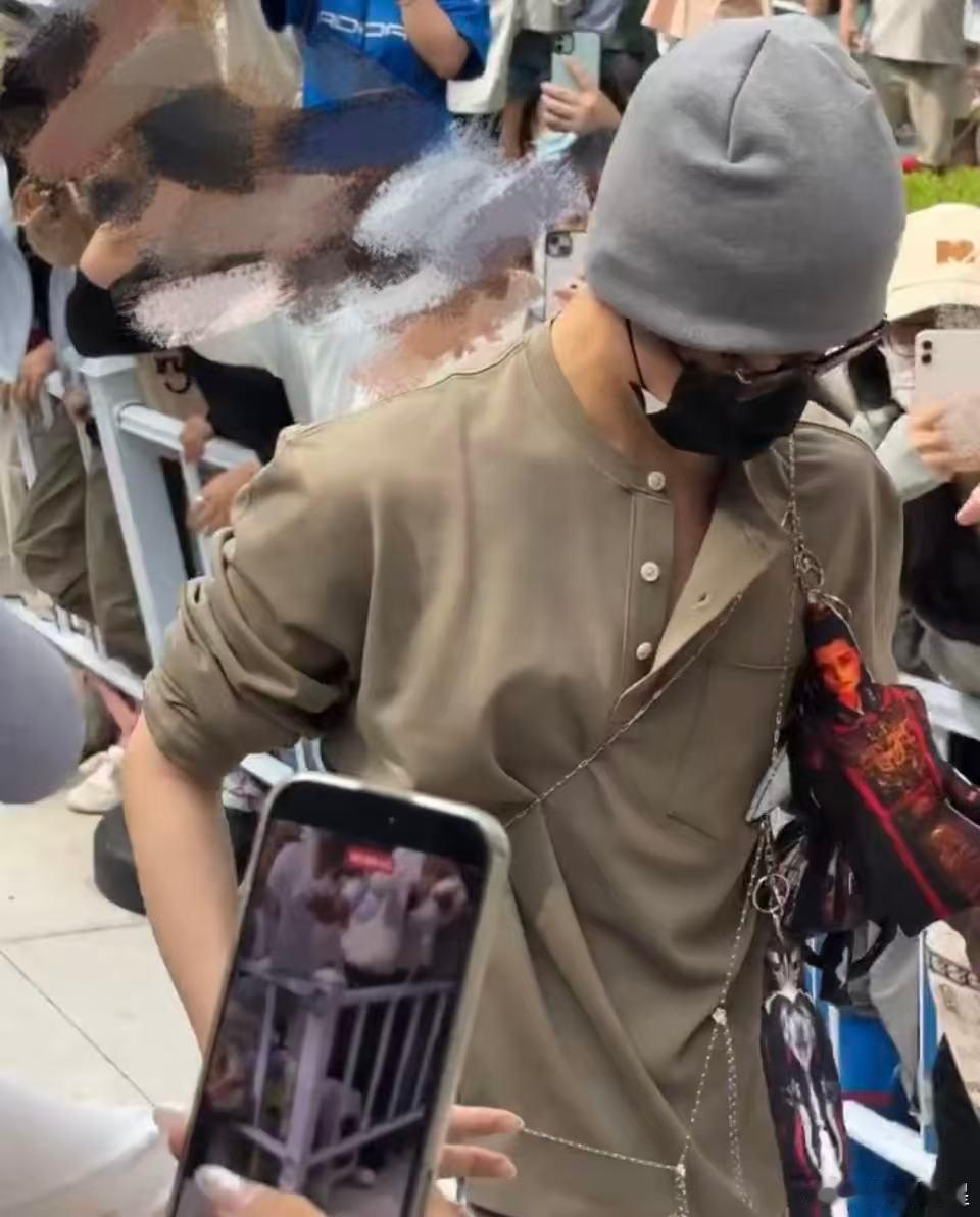 侯明昊发老鼠干侯明昊发自己的老鼠干！侯明昊发自己的老鼠干