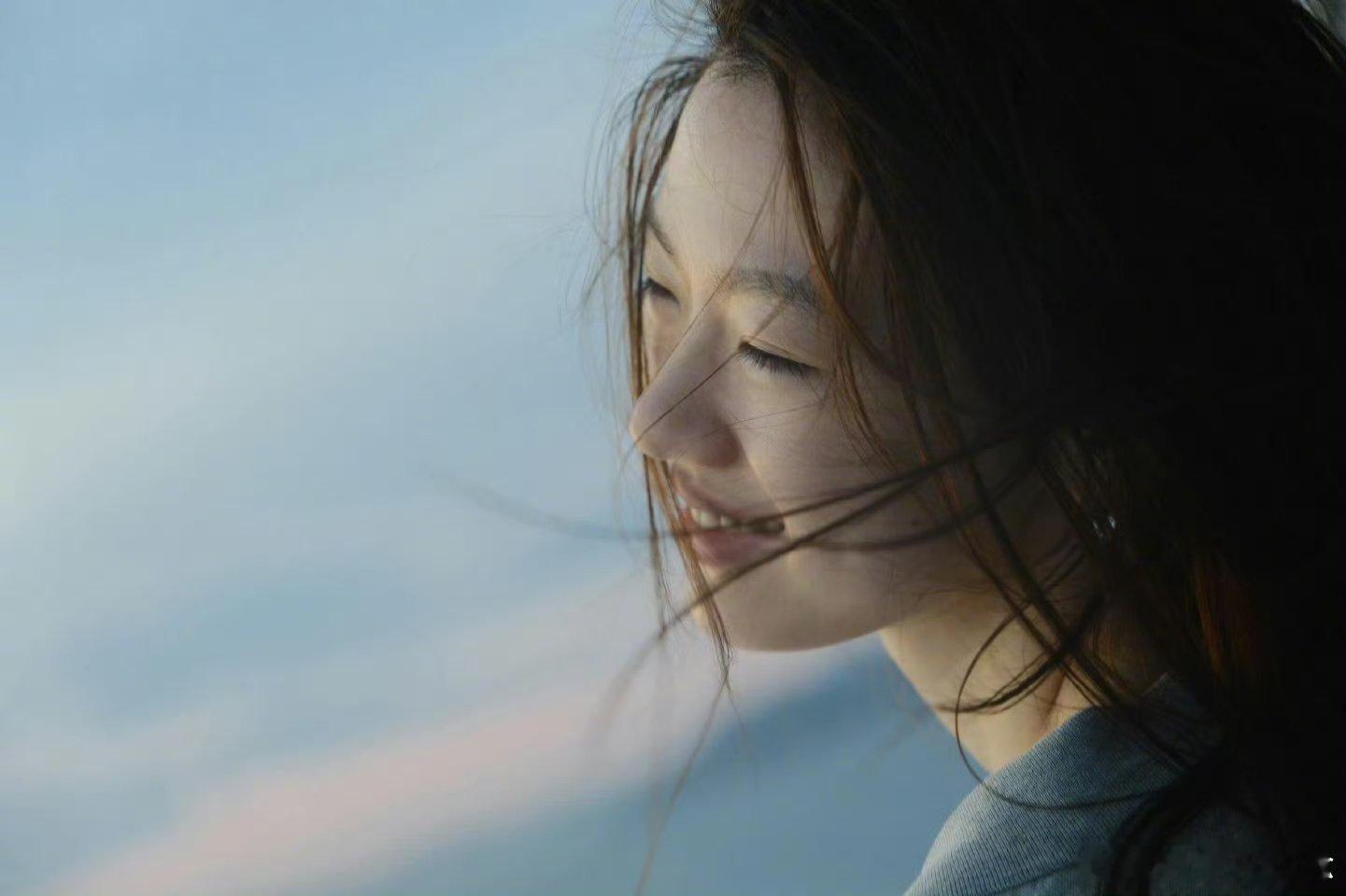 单依纯 老娘与海 单依纯“老娘与海”好绝！清冷松弛感太戳人！ ​​​